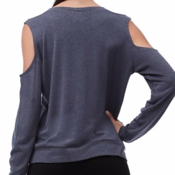 GOOD AMERICAN The Cold Shoulder Sweater - Picture 2 of 3